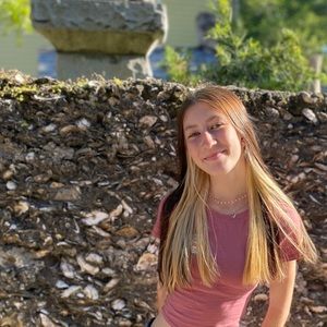 Meet your Posher, Lorélie